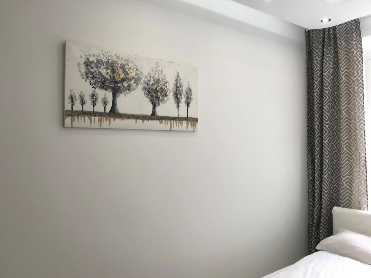 לבוב Modern Apartment מראה חיצוני תמונה