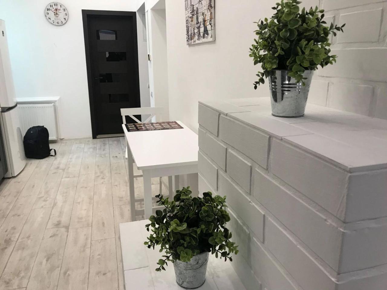 לבוב Modern Apartment מראה חיצוני תמונה