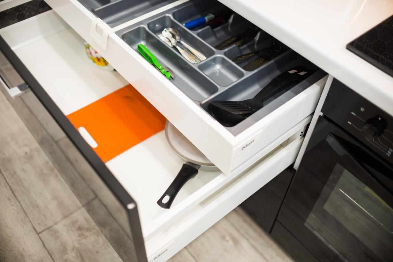 לבוב Modern Apartment מראה חיצוני תמונה