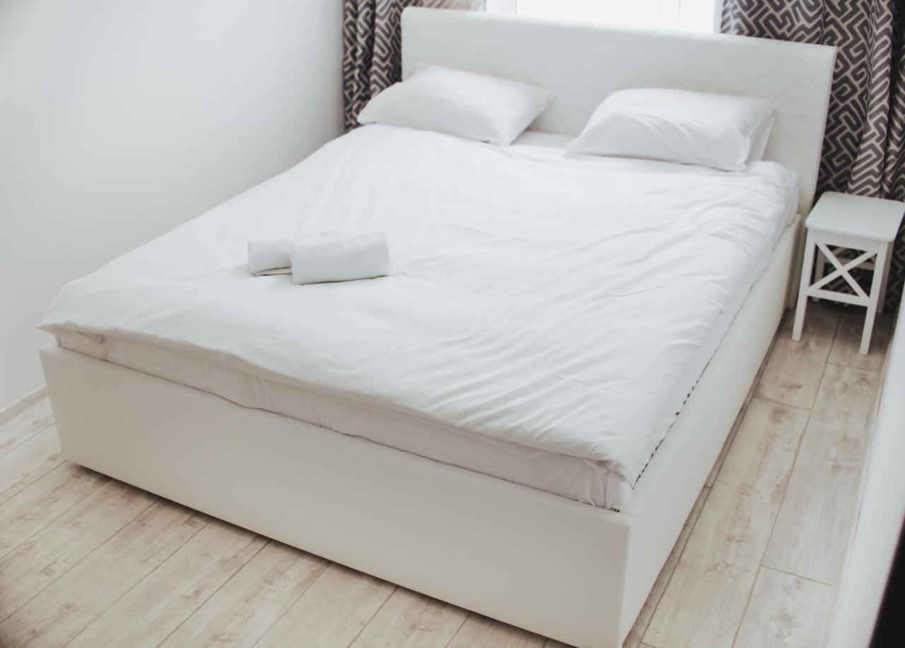 לבוב Modern Apartment מראה חיצוני תמונה