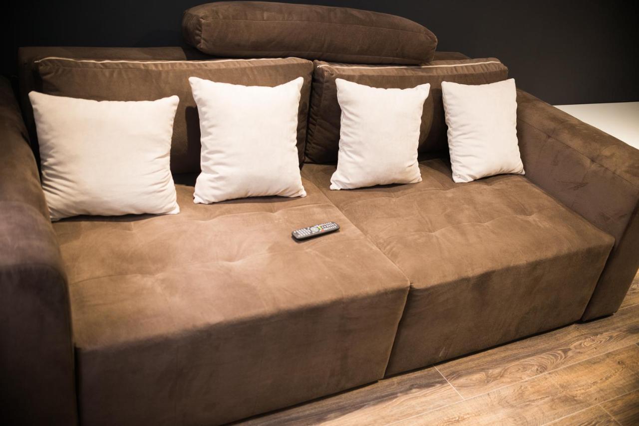 לבוב Modern Apartment מראה חיצוני תמונה